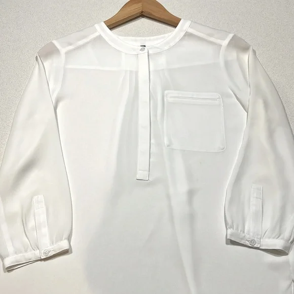 NYDJ White silky blouse with 3/4 sleeves. Women’s Small. Excellent condition. - Picture 8 of 9